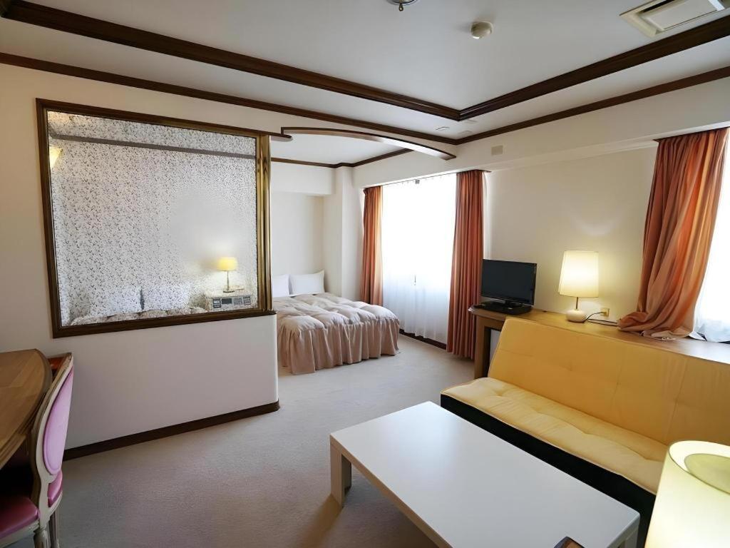 Neyagawa Trend Hotel Осака Екстериор снимка