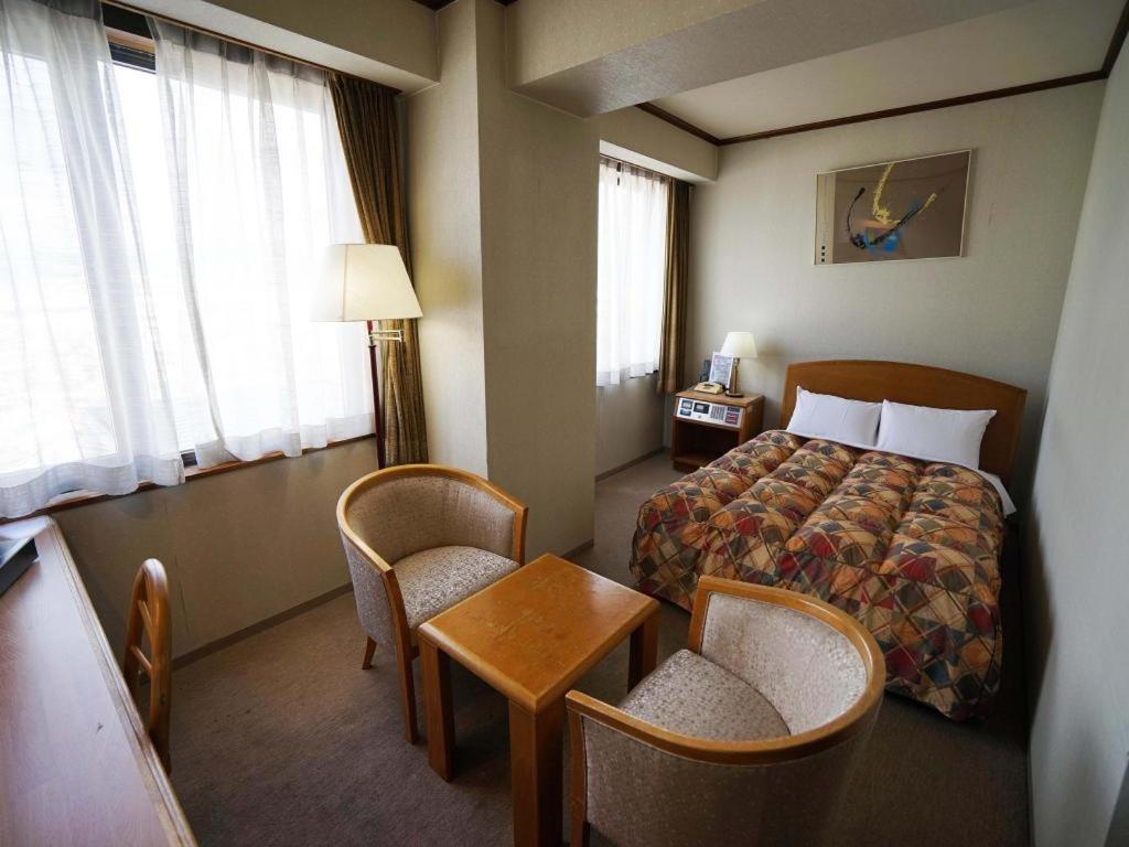 Neyagawa Trend Hotel Осака Екстериор снимка