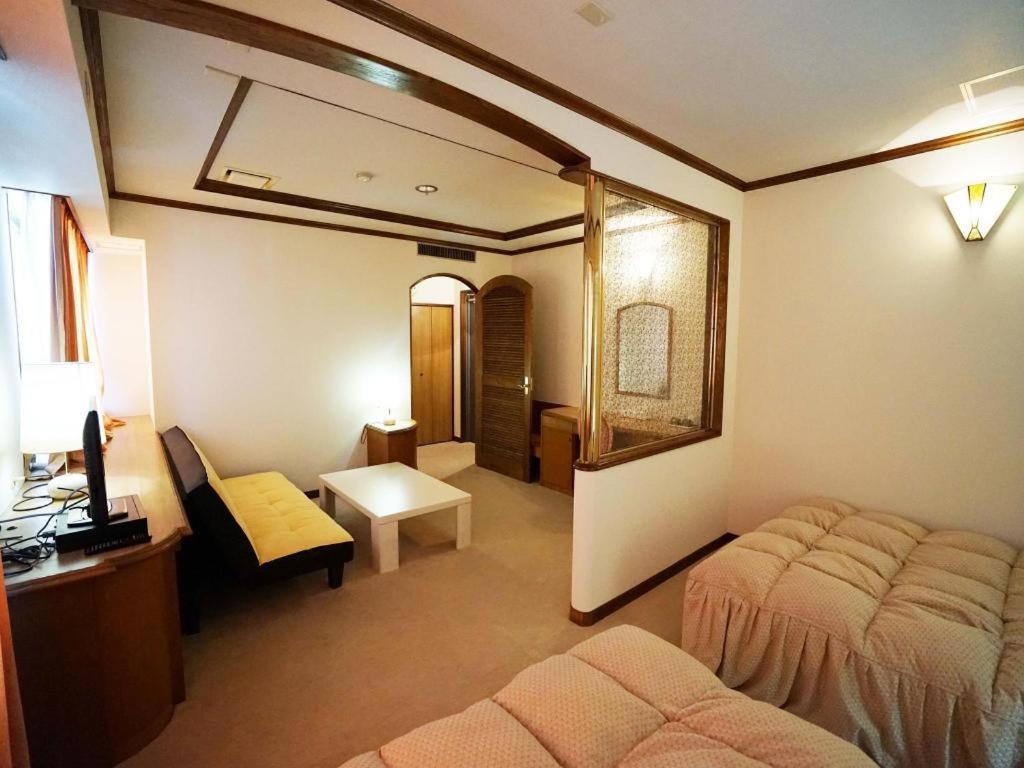Neyagawa Trend Hotel Осака Екстериор снимка
